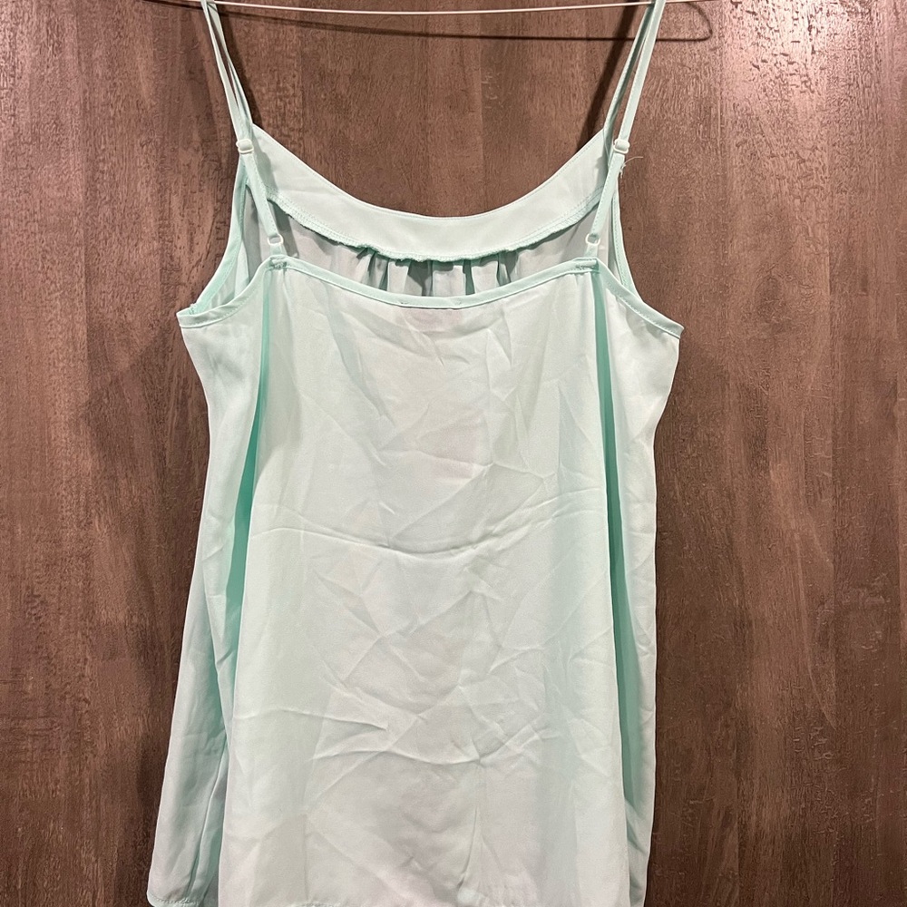 Women’s size large top brand new with tags still attached - Picture 4 of 7